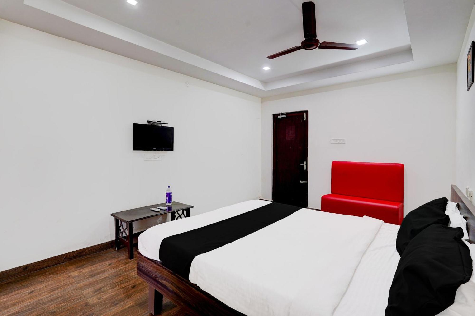 Hotel O Ambur Bagian luar foto