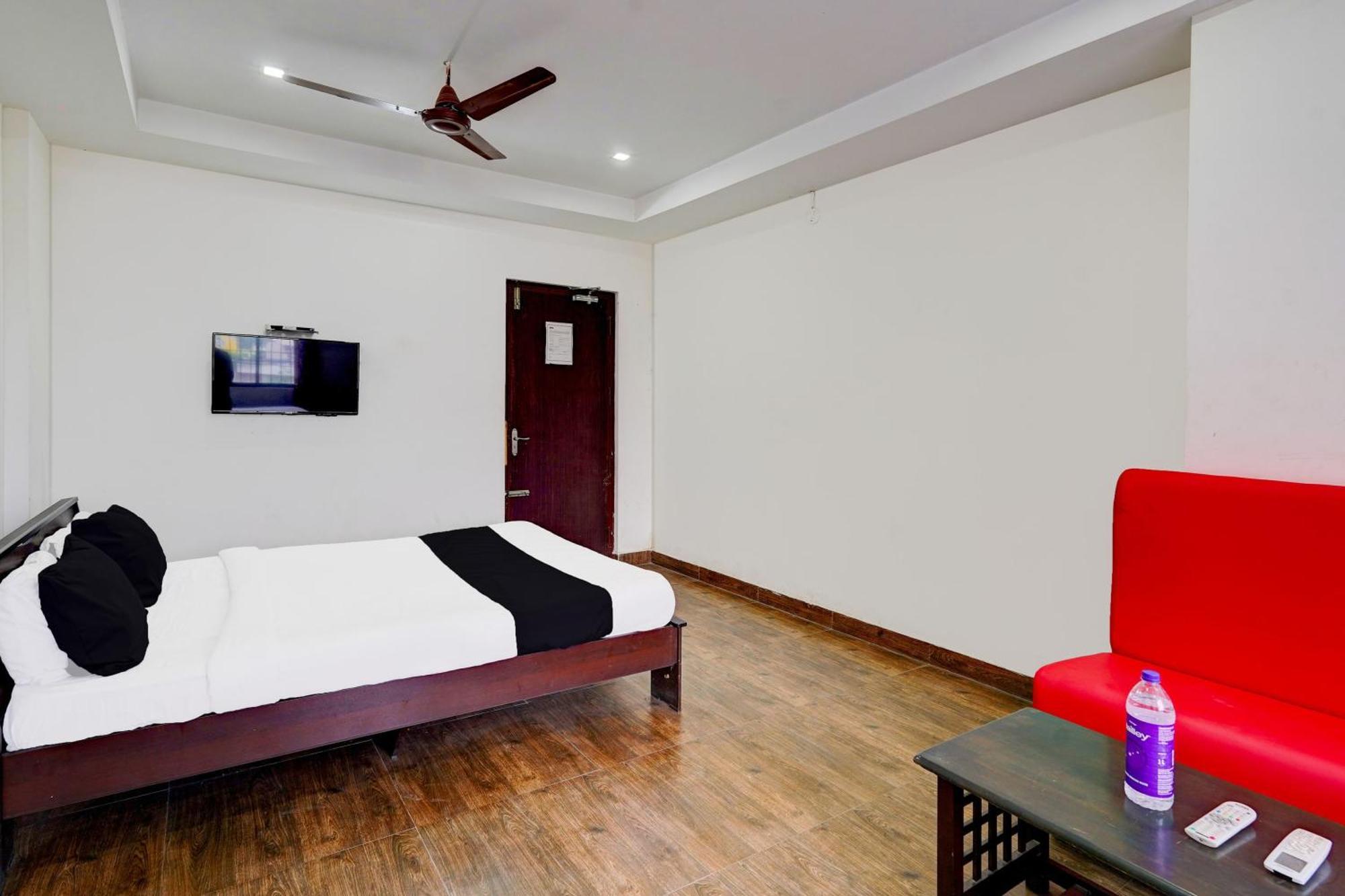 Hotel O Ambur Bagian luar foto